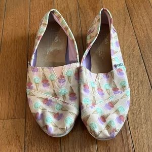 Adorable! TOMS Ice Cream Alpargatas Size 6.5